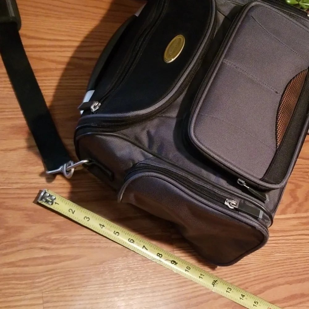Eddie‎ bauer luggage~ weekender bag